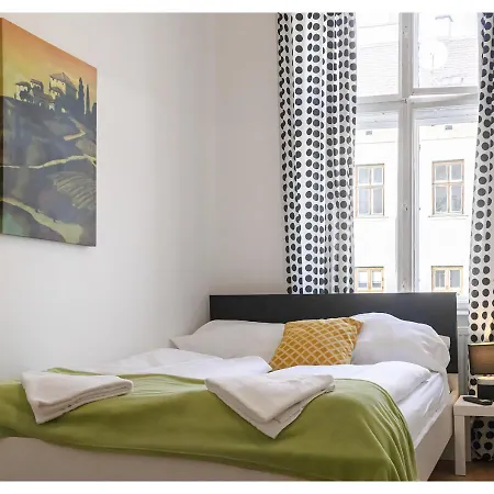 Sweet 3Br Shared Apt Near Wiener Stadthalle & Central Exterior photo