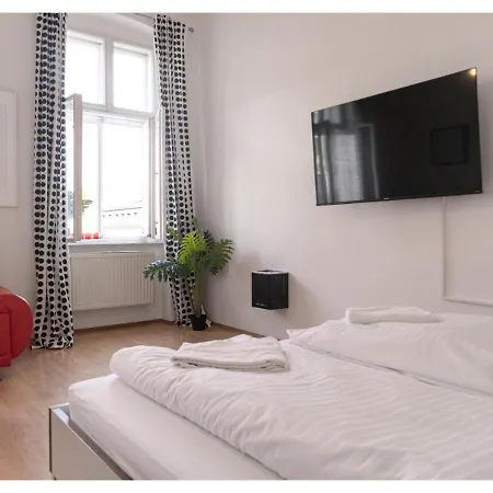 Sweet 3Br Shared Apt Near Wiener Stadthalle & Central Exterior photo