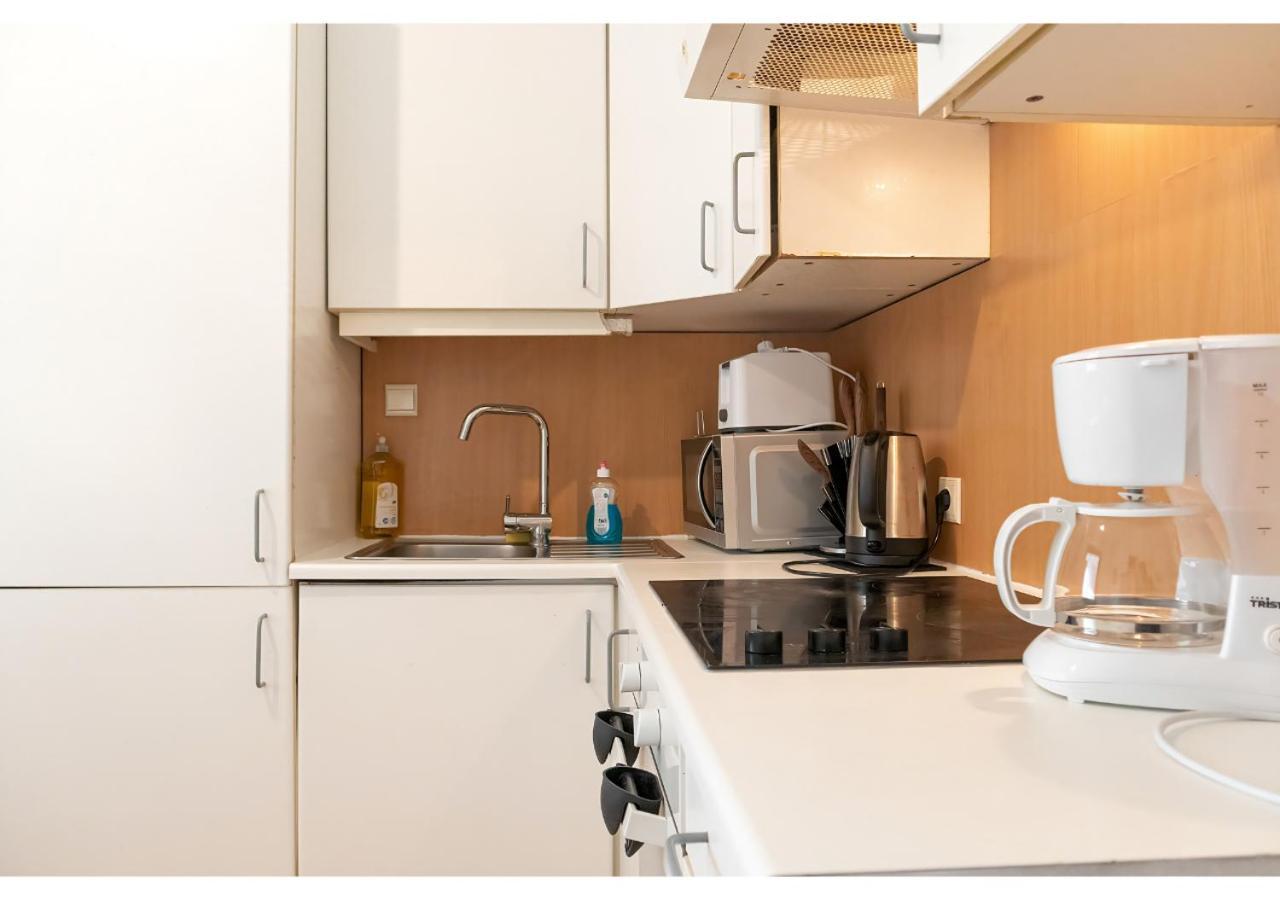 Sweet 3br Shared Near Wiener Stadthalle & Apartment Vienna